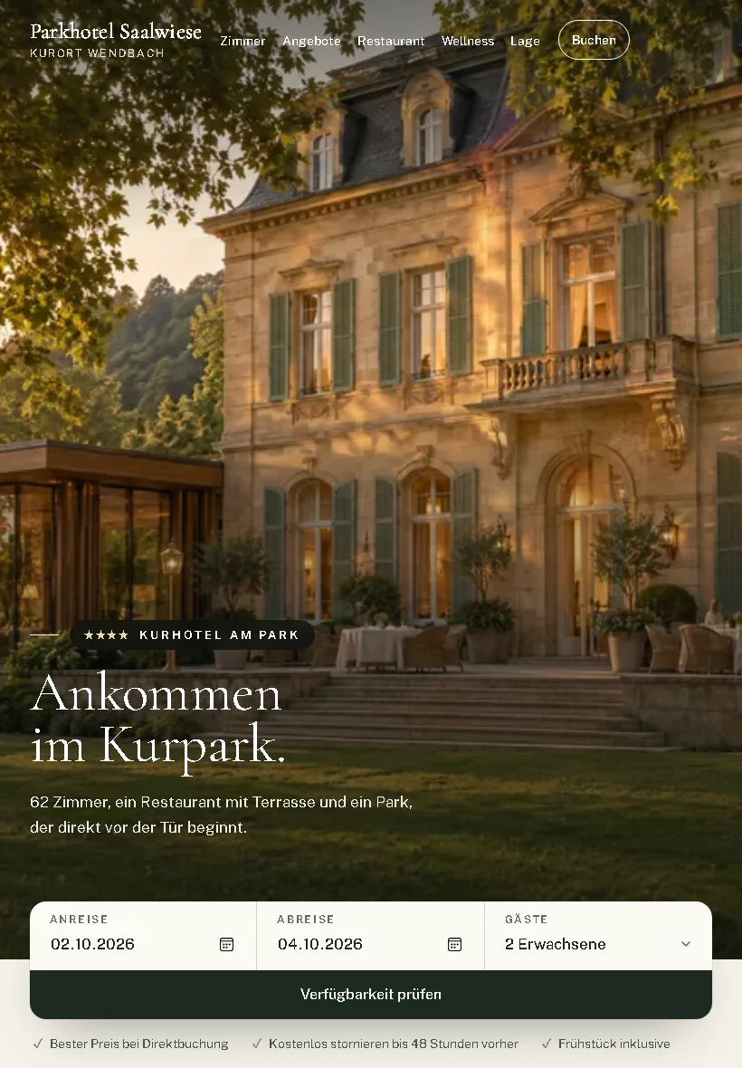 Startseite des Parkhotels Saalwiese nach der Neukonzeption: großes Hotelbild mit Buchungsleiste, auf dem Tablet